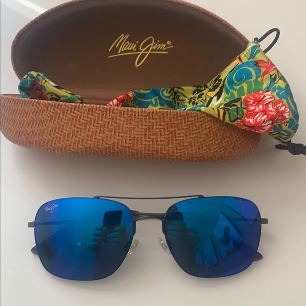 Maui Jim Lava Tube Sunglasses Like New!